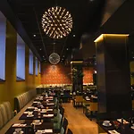 톤 로렌크란츠 4*