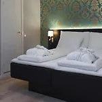 罗森克兰茨卑尔根酒店 4*